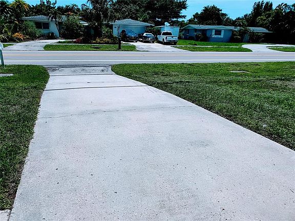 3rd image of 353 Shamrock Blvd