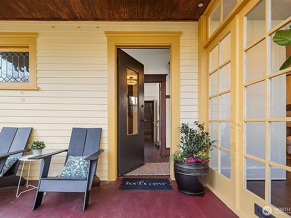 2nd image of 5027 8th Avenue NE