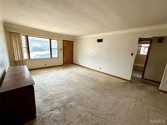 3rd image of 9421 Dickerson Dr