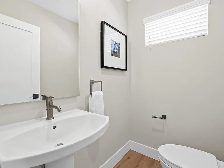 444 Seaward Rd — Photo 9