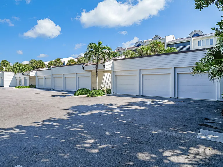 8416 Oceanside Dr #F11 — Photo 41