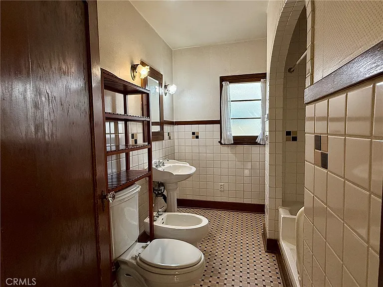 1117 Bennett Ave — Photo 22