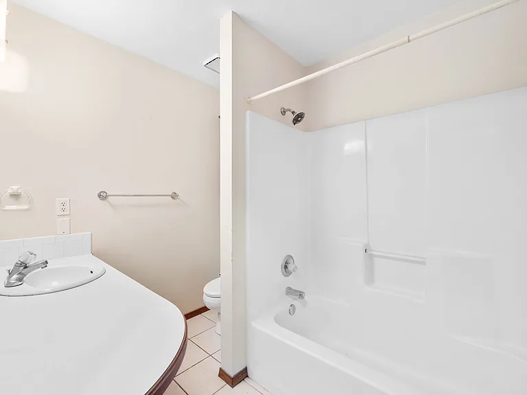 1814 N Redbarn Ln — Photo 12