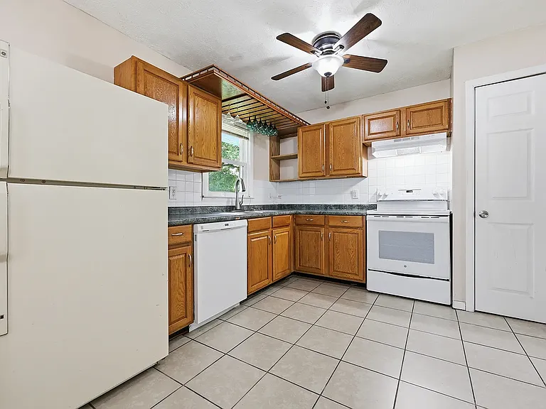 308 Mulberry Dr — Photo 9