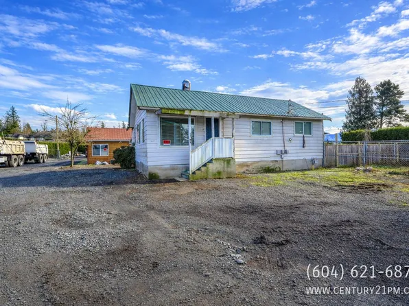 1408 Clearbrook Rd, Abbotsford, BC V2T 5X3
