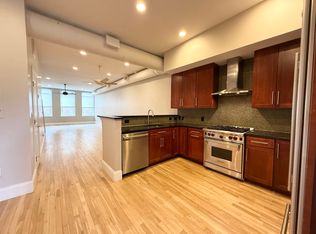 24 N 3rd St #3, Philadelphia, PA 19106