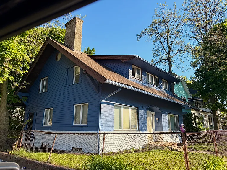 1601 Holyrood Rd — Photo 4