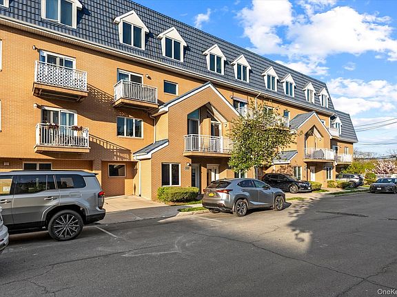 2nd image of 1962 Bergen Avenue #2C