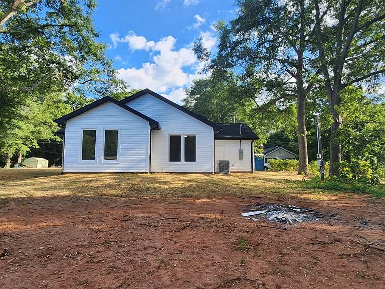 213 Rhode Island Cir — Photo 11