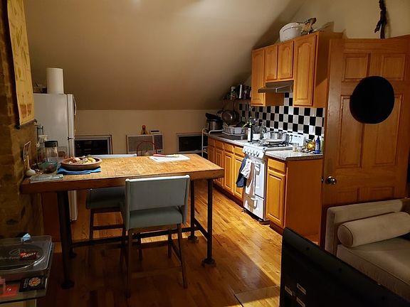 4th image of 119 Ainslie St #3F