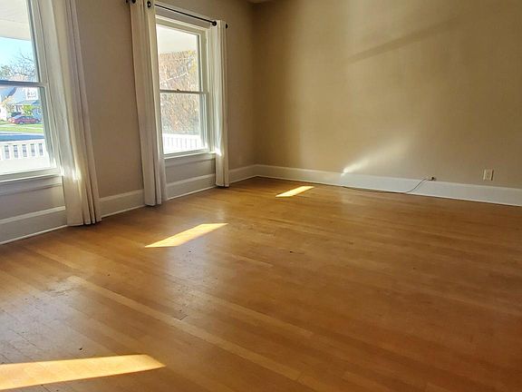 4th image of 500 Park Ave