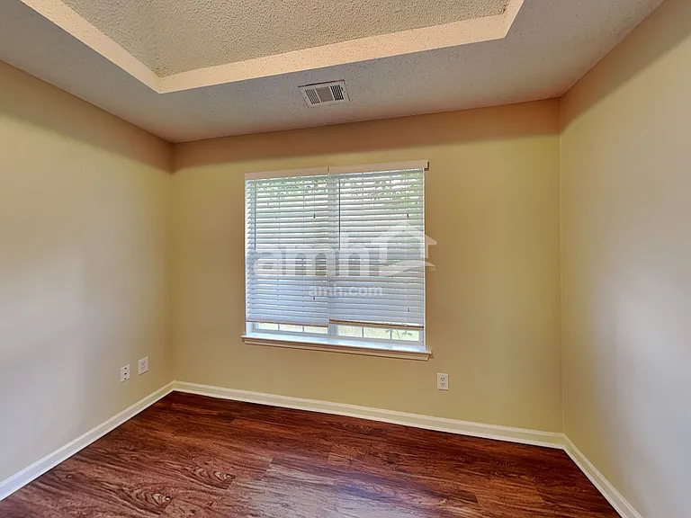 4445 Tuckahoe Ct — Photo 12
