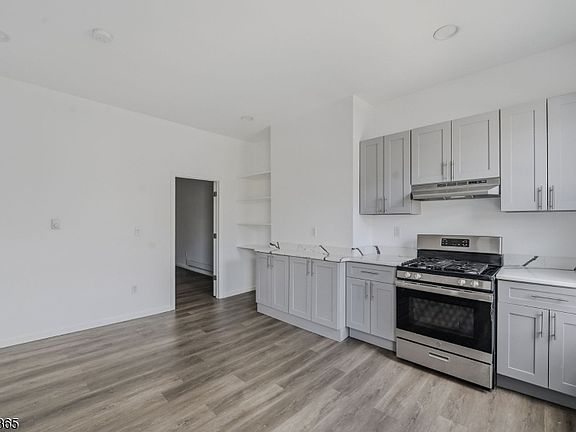 5th image of 76-78 Market St #5