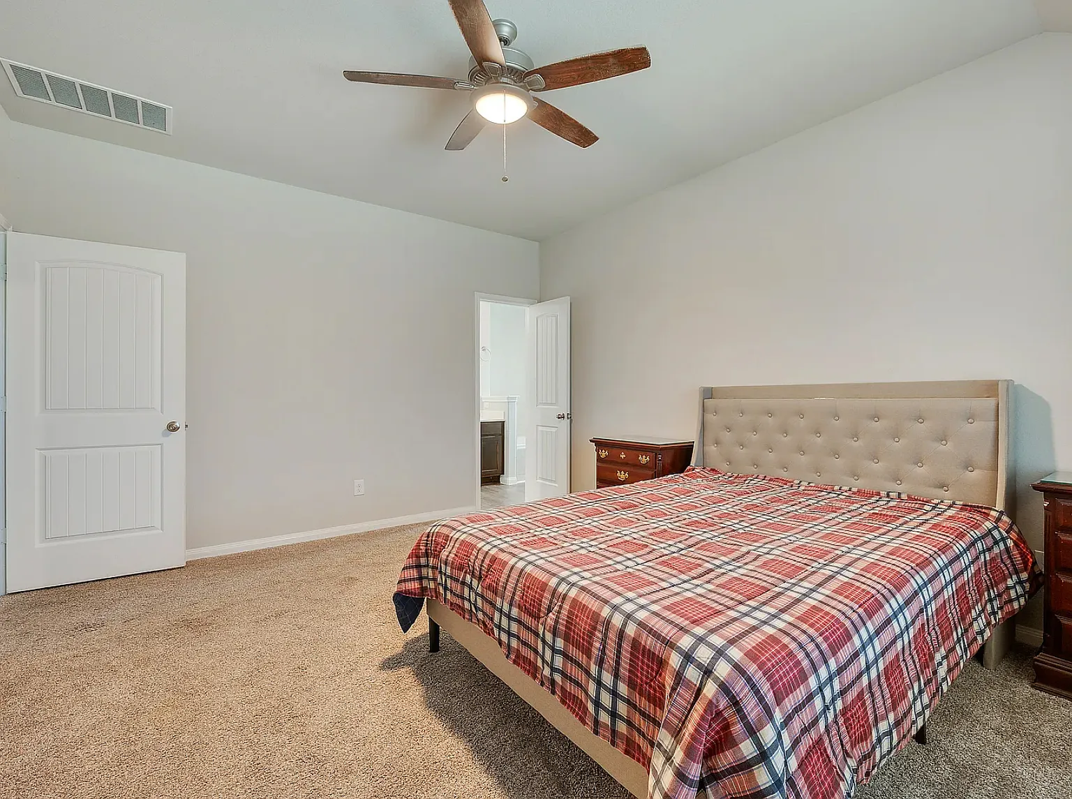 1 bed, 2100 sqft, $800 — Photo 3