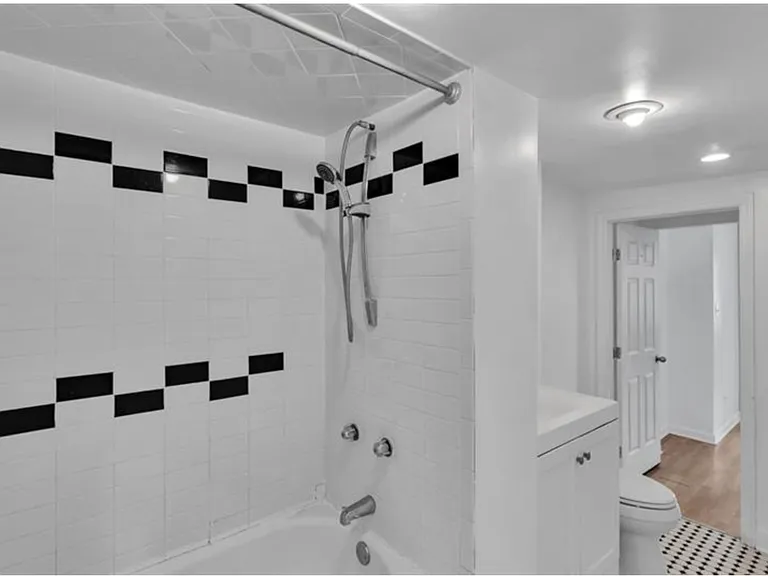 602 Middle St — Photo 25