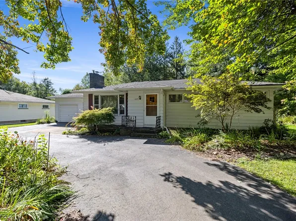 1093 Westside Dr, Rochester, NY 14624