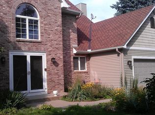 5226 Lakeview Ave, White Bear Township, MN 55110