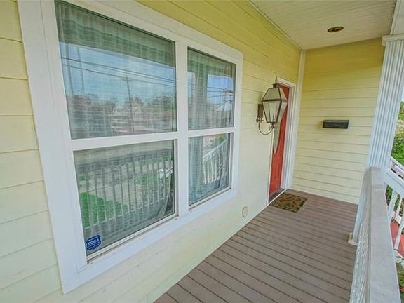 2nd image of 3338 Frenchmen St
