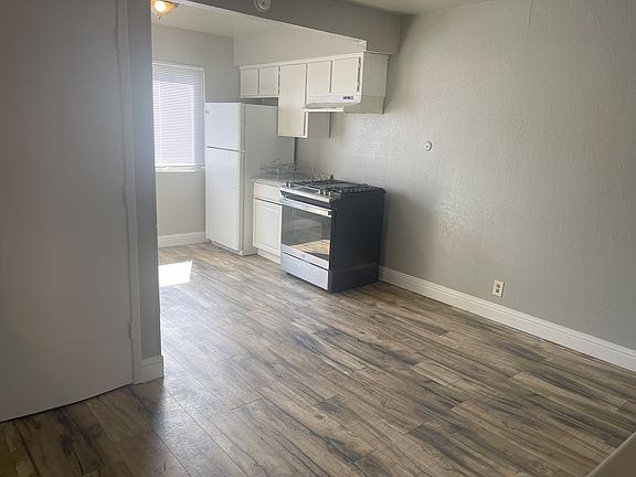 4th image of 3319 Mensch Ct APT A