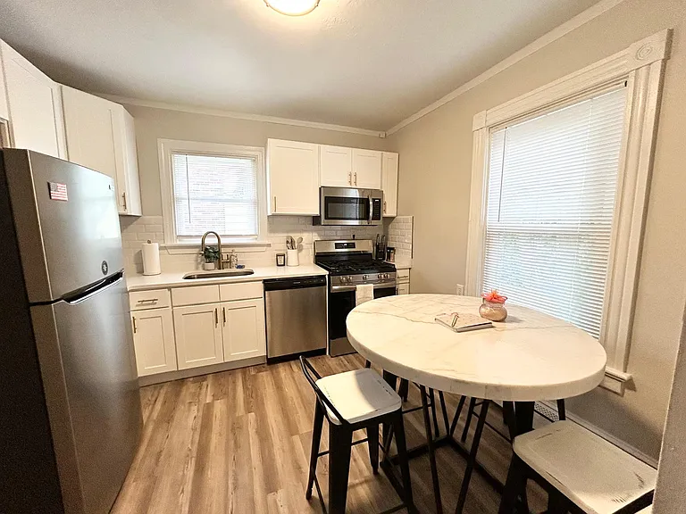 204 Woodbine St #2A — Photo 11