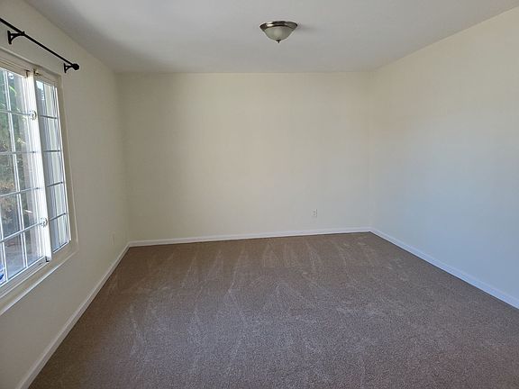 3rd image of 10836 Greenford Dr