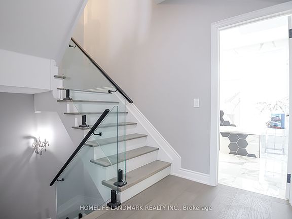 5th image of 1733 Kingston Rd