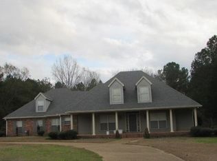 144 Oak View Dr, Terry, MS 39170
