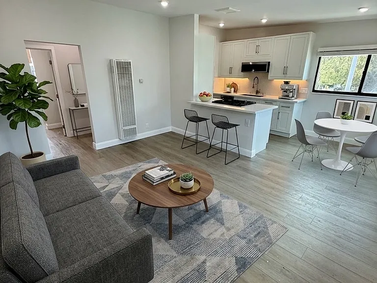 3654 S Centinela Ave #6 — Photo 3