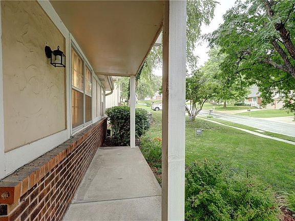 3rd image of 11820 W 99th Ter