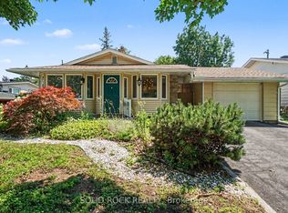 1838 Louisiana Ave, Ottawa, ON K1H 6V1