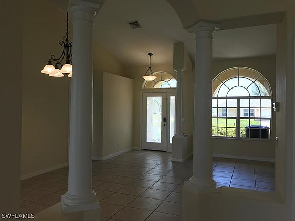 3rd image of 613 NE 1st Pl