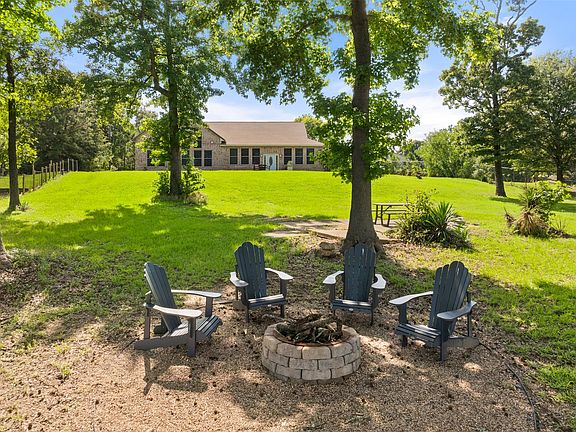 3rd image of 1193 Dogwood Dr