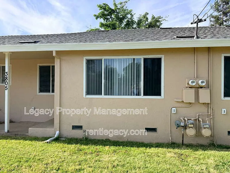 3805 32nd Ave — Photo 5