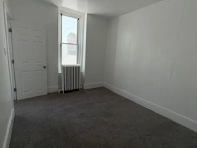 321 E Price St — Photo 13