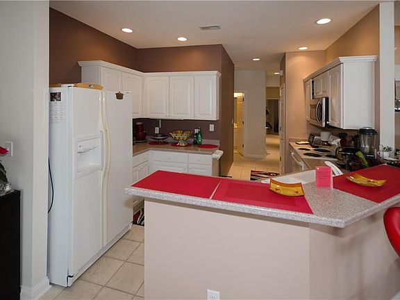 5th image of 4521 Statesmen Dr