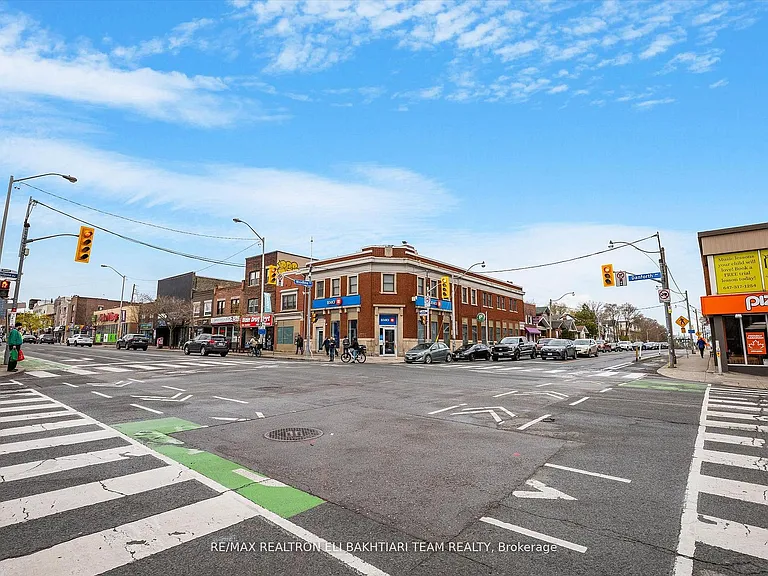 43 King Edward Ave — Photo 36