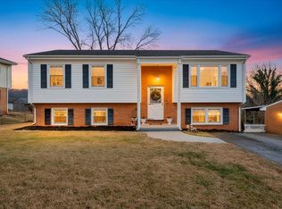 453 Crofton Dr, Vinton, VA 24179