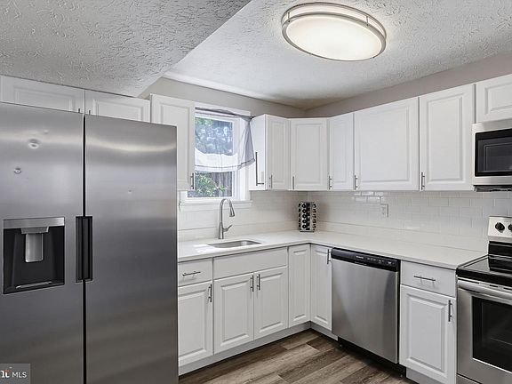 5th image of 7824 Catherine Ave