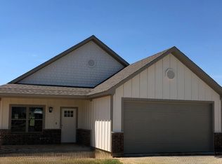 825 Beach Rd, Bowie, TX 76230