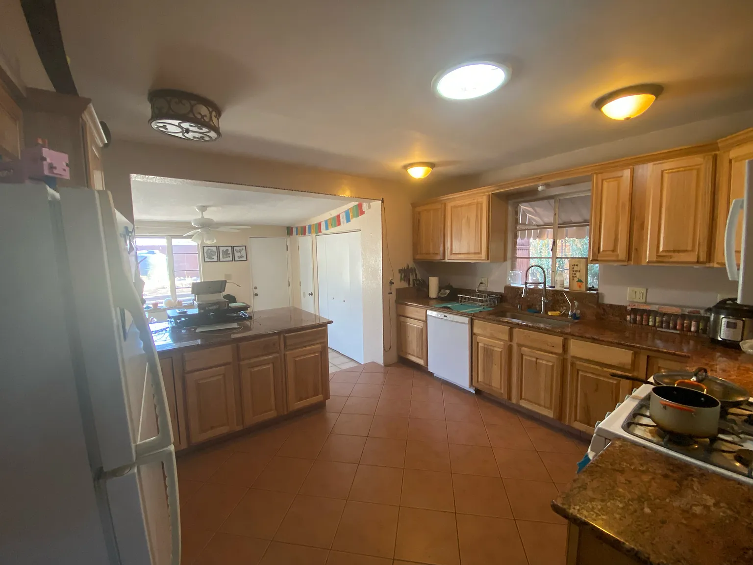 3232 E Lee St — Photo 4