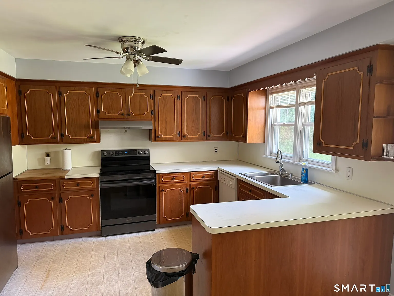 4 bed, 1.5 bath, 1406 sqft, $2,500 — Photo 4