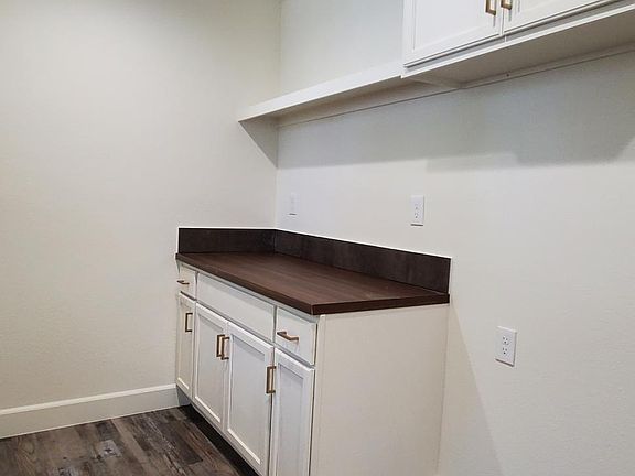 5th image of 15515 Randall Ave #5