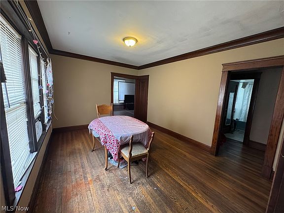 5th image of 1379 W 95th St