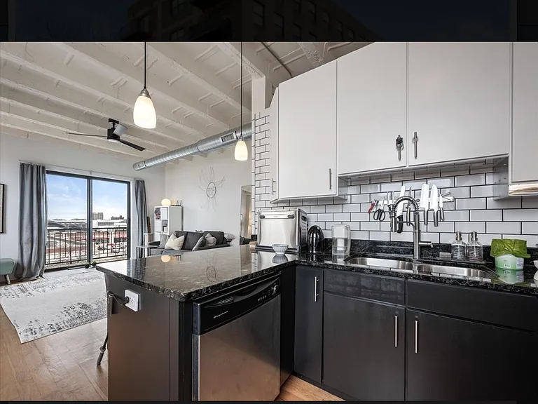1791 W Howard St #405 — Photo 6