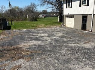 606 Charles St, Richmond, MO 64085