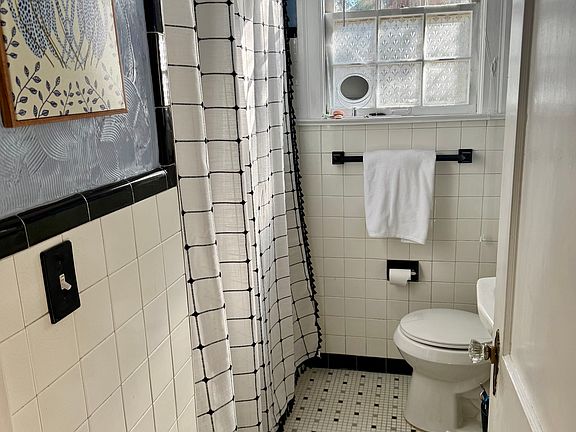 5th image of 3019 Sydney St #1