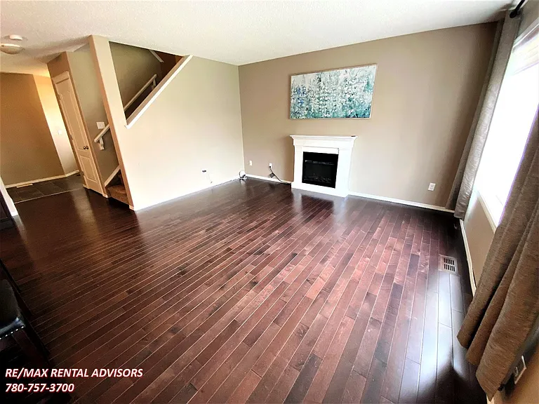 2531 Cole Cres SW — Photo 5