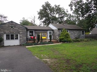 107 Pine Ln, Hainesport, NJ 08036
