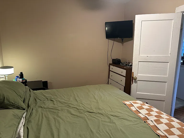 1214 N Wolcott Ave #1R — Photo 8