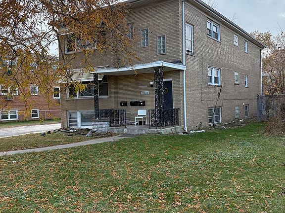 2nd image of 15020 Woodlawn Ave